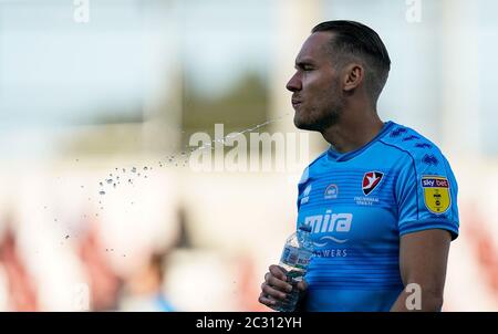 Northampton, Royaume-Uni. 18 juin 2020. Chris Hussey de Cheltenham Town pendant le Sky Bet League 2 jouer demi finale première partie match entre Northampton Town et Cheltenham Town au Sixfields Stadium, Northampton le 18 juin 2020. Photo de David Horn. Crédit : images Prime Media/Alamy Live News Banque D'Images