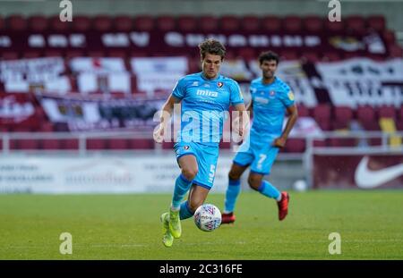 Northampton, Royaume-Uni. 18 juin 2020. Charlie Raglan de Cheltenham Town pendant le Sky Bet League 2 jouer demi finale première partie match entre Northampton Town et Cheltenham Town au Sixfields Stadium, Northampton le 18 juin 2020. Photo de David Horn. Crédit : images Prime Media/Alamy Live News Banque D'Images