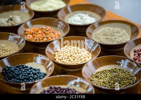 Variété de grains à vendre Banque D'Images