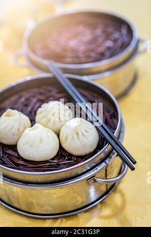Délicieux petits pains traditionnels chinois Baozi Banque D'Images