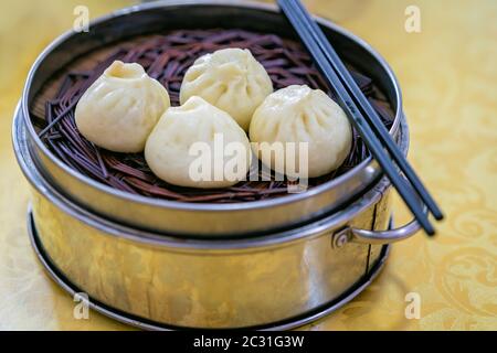 Délicieux petits pains traditionnels chinois Baozi Banque D'Images
