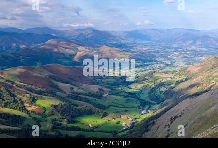 Pic de Behorleguy, montagnes d'Iraty, pays Basque, Pyrénées-Atlantiques, France Banque D'Images