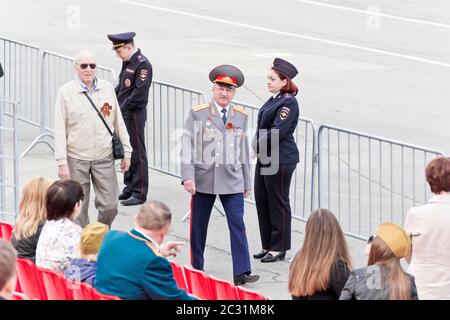 SAMARA, RUSSIE - 9 MAI 2017 : général russe en fête lors du défilé le jour de la victoire annuelle, 9 mai 2017 à Samara, Russie Banque D'Images