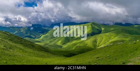 Paysage avec Urculu, montagnes de l'Iraty, pays Basque, Pyrénées-Atlantique, France Banque D'Images