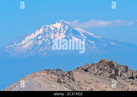 Mt Shasta du sommet du Mont Lassen dans le parc national volcanique de Lassen en Californie Banque D'Images