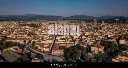 Belle Florence coucher du soleil sur les toits de la ville de Florence Duomo de Florence, Italie Panorama Banque D'Images