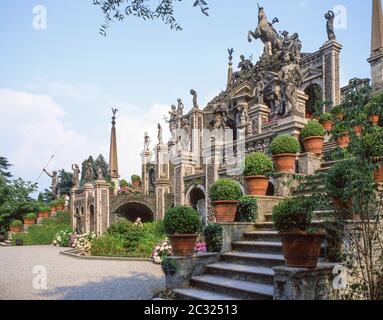 Jardins mitoyens italianés, Islo Bella, Lago (Lac) majeur, province de Verbano-Cusio-Ossola, région Piémont, Italie Banque D'Images