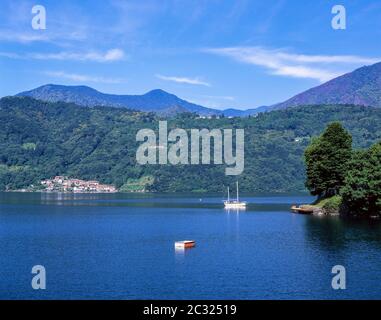 Lac Orta, Orta San Giulio, province de Novara, région Piémont, Italie Banque D'Images