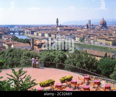 Vue sur la vieille ville depuis Piazzale Michelangelo, Florence (Firenze), région Toscane, Italie Banque D'Images