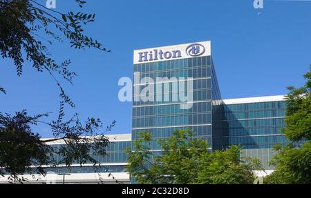 L'hôtel Hilton de l'Anaheim Resort, à côté du centre de congrès Banque D'Images