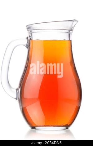 Pichet en verre de Kombucha, un thé fermenté boisson champignons isolés, Banque D'Images