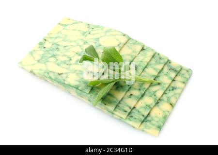 Fromage en tranches Derby Sage Isolated On White Banque D'Images