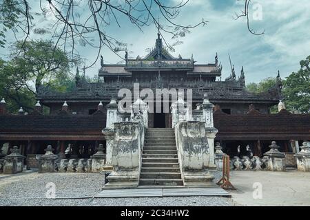 Monastère bouddhiste de Shwenandaw à Mandalay, au Myanmar Banque D'Images