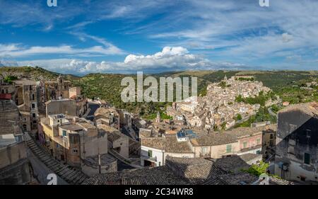 Vue sur la vieille ville de Ragusa Ibla, en Sicile, Italie Banque D'Images