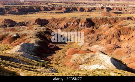 Plusieurs couleurs et des couches de roches et de minéraux composent cette merveille géologique en Arizona Banque D'Images