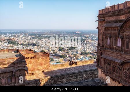 canons sur le mur du fort mehrangarh Banque D'Images