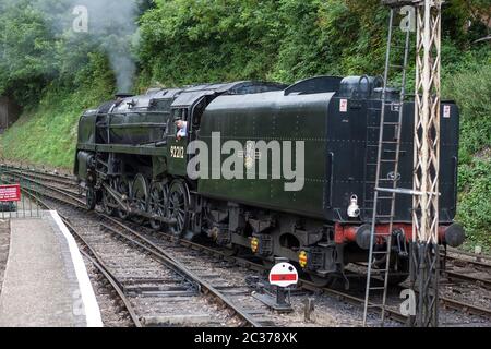 British Railways locomotive de classe 9F standard à la gare d'Alresford, sur le chemin de fer à vapeur Mid-Hants (la ligne de Watercress), Hampshire, Angleterre, Royaume-Uni Banque D'Images