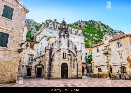 Église Saint Luke à Kotor au lever du soleil, Monténégro Banque D'Images