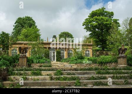 Les jardins italianates de Mapperton House, un manoir de Jacobean près de Beaminster, Dorset, Royaume-Uni Banque D'Images