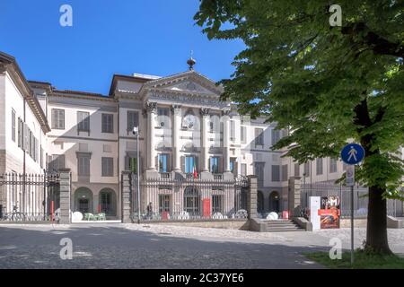 Vue de face de l'Accademia Carrara Banque D'Images