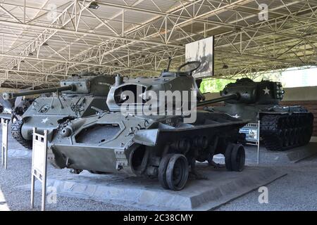 Corée du Nord, Pyongyang - 1er mai 2019 : vestiges de guerre pris de l'ennemi dans le musée victorieux de la Guerre de libération de la patrie. M26 Pershing et un autre États-Unis Banque D'Images