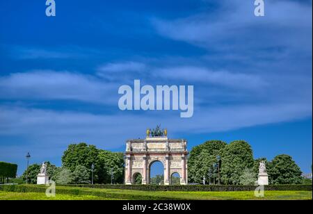 Arc de Triomphe du carrousel situé à Paris, France Banque D'Images