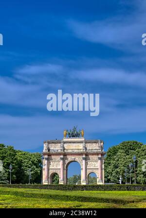 Arc de Triomphe du carrousel situé à Paris, France Banque D'Images