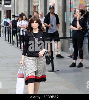 pic shows: Nike Town - petites files d'attente - même juste avant l'ouverture des portes Oxford Street mercredi - deux jours après la grande réouverture il y avait quelques s Banque D'Images