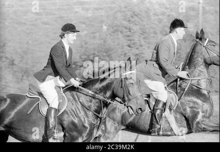 Chasse par force à Salzbourg en 1965: Chasseurs à cheval. Banque D'Images