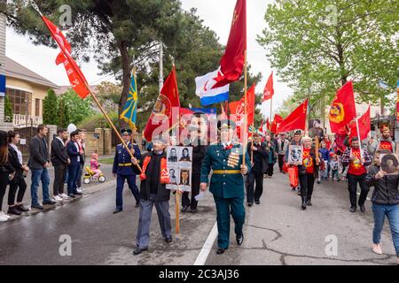 Anapa, Russie - 9 mai 2019: Les communistes descendent dans la rue au défilé de victoire à Anapa Banque D'Images