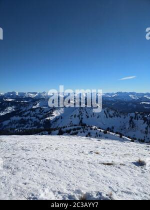 Panorama d'hiver sur la montagne Hochgrat en Bavière Banque D'Images