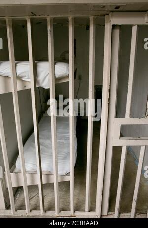 Rosharon Texas Etats-Unis, 25 août 2014: Le bloc cellulaire montre des cellules vides avec deux lits bébé dans chaque enceinte barrée à la prison d'État de Darrington de haute sécurité. ©Marjorie Kamys Cotera/Daemmrich Photographie Banque D'Images