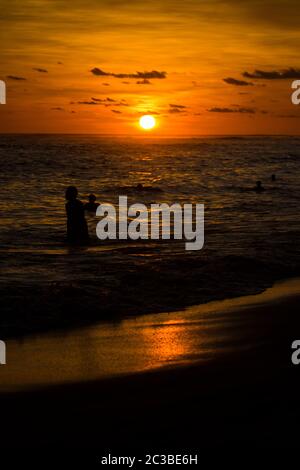 Incroyable coucher du soleil Vue de la plage photo thème Banque D'Images
