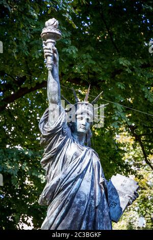 La statue de la liberté dans les jardins du Luxembourg, Paris, France Banque D'Images