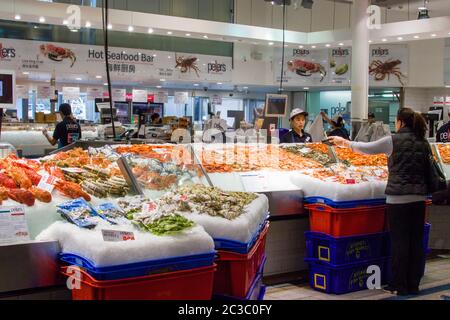 Marché aux poissons à Sydney, Australie. C'est le troisième marché de poissons au monde. Il y a des ventes aux enchères quotidiennes en gros pour les détaillants de fruits de mer de Sydney. Banque D'Images