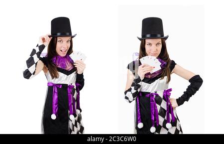 Jolie fille en costume de bouffon avec cartes isolated on white Banque D'Images
