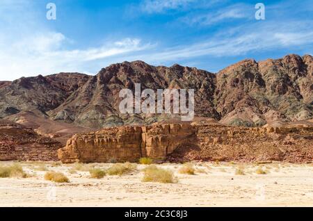 Rochers dans un canyon dans le désert en Egypte Dahab Sud Sinaï Banque D'Images