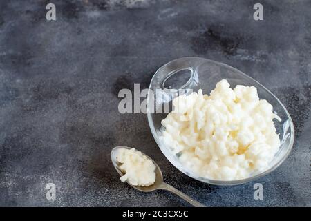 Les grains de kéfir Kéfir boisson fermentée et close up Banque D'Images