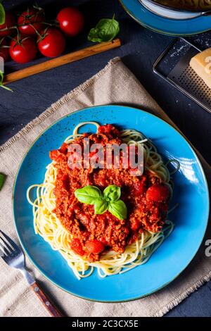 La véritable sauce bolognaise aux nouilles spaghetti Banque D'Images