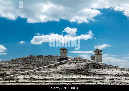 Toit d'ardoise traditionnel dans le village de Makrinitsa, Mont Pelion, en Thessaly, Grèce, Europe. Banque D'Images