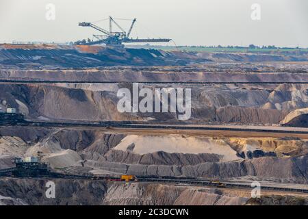 Inden, Allemagne: Excavatrices sur roues à godets chez 'Tagebau Inden', une mine de charbon brun à ciel ouvert de RWE en Rhénanie-du-Nord-Westphalie Banque D'Images