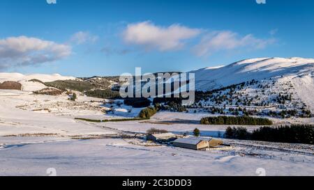 Vallée de Cwmystwyth en hiver, paysage, neige, ciel bleu, pays de Galles, Royaume-Uni, Europe Banque D'Images