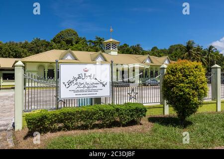 Tutong, Brunei - décembre 4 2018 : Département des affaires de l'Islam, district de Tutong (malais : Pejabat Hal Ehwal Ugama Daerah Tutong) Banque D'Images