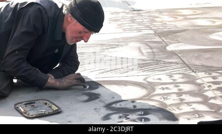 LONDRES, ANGLETERRE, Royaume-Uni - 17 SEPTEMBRE 2015 : vue rapprochée d'un artiste de rue sur la place trafalgar, londres Banque D'Images