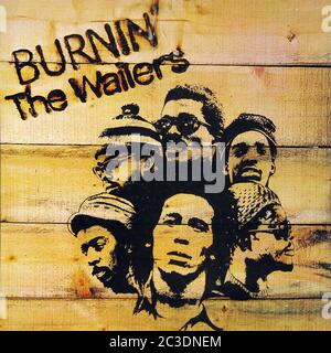 Bob Marley et The Wailers Burnin' Tuff gong - Vintage 12'' vinyle LP couverture Banque D'Images