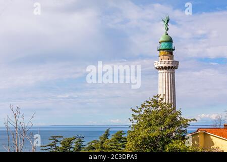 Victoria Lighhouse à Gretta Hill à Trieste Italie Banque D'Images