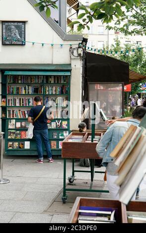 Vue extérieure de la librairie historique Shakespeare and Company.Paris.France Banque D'Images