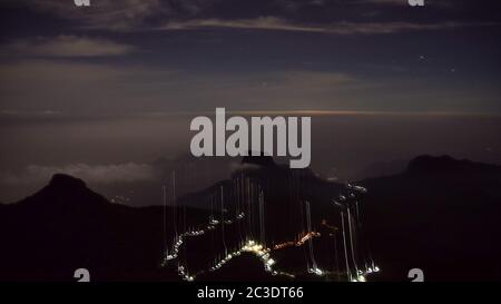 Randonnée en montagne à Adam's Peak, pèlerinage près de Dambulla, Sri Lanka. Banque D'Images