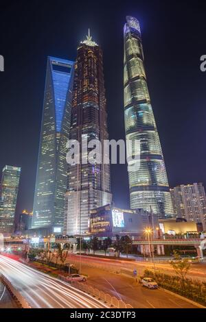 Shanghai, Chine - 23 mai 2018 : vue nocturne sur la ville moderne de Pudong à Shanghai, Chine Banque D'Images