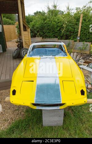 Bain à remous classique de Lotus Elan +2 en construction. Medstead, Alton, Hampshire, Angleterre, Royaume-Uni. Banque D'Images